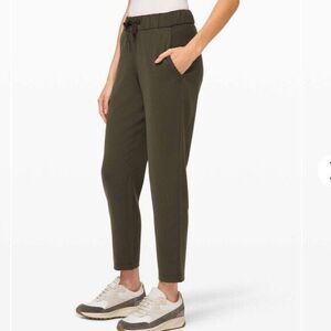 Lululemon Women On the Fly Olive Green Pants 4 Pull On Comfort Travel Weekend